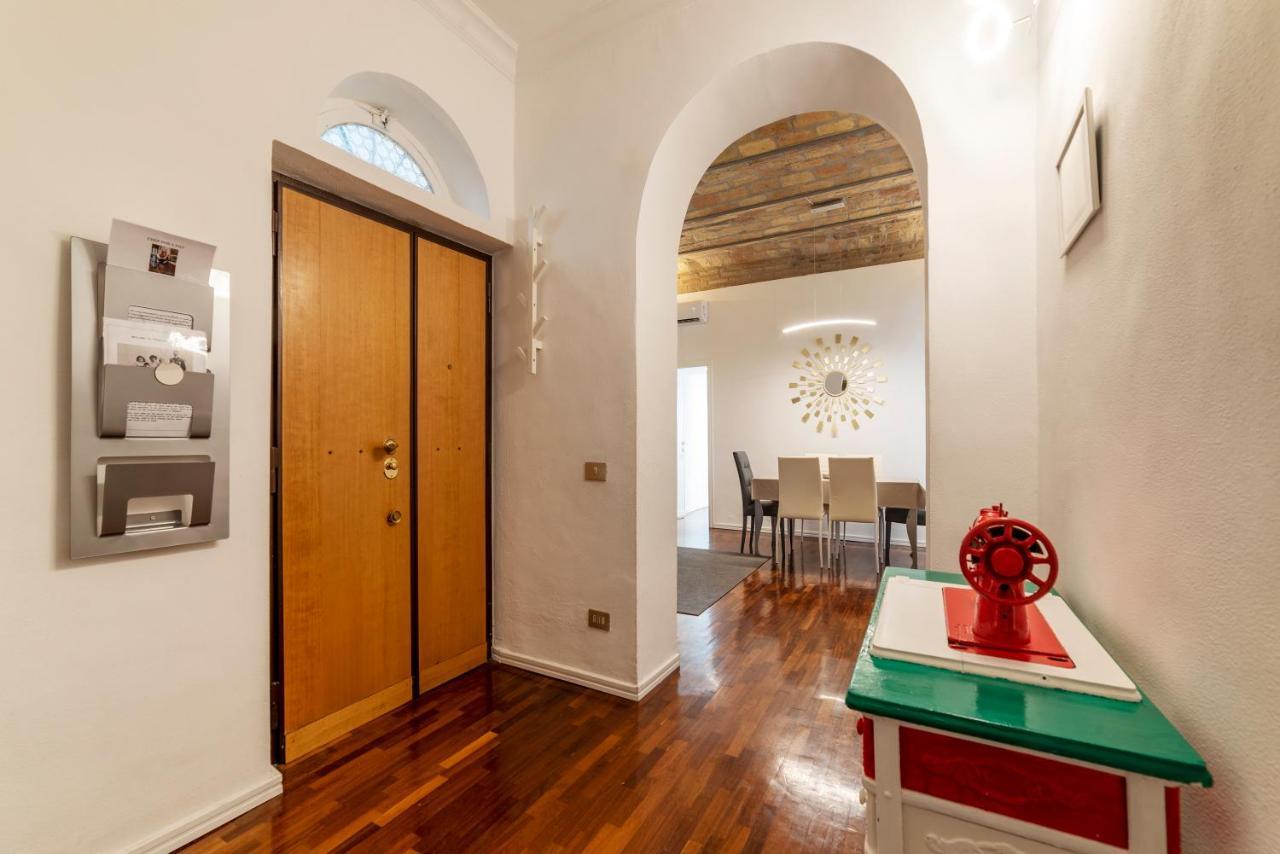 Fontana Di Trevi Design Apartment روما المظهر الخارجي الصورة